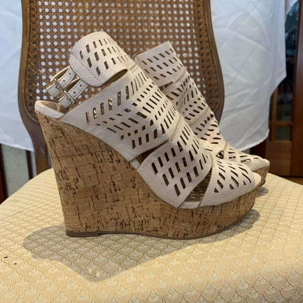 Charles by Charles David Cut Out Wedge Bootie 7.5